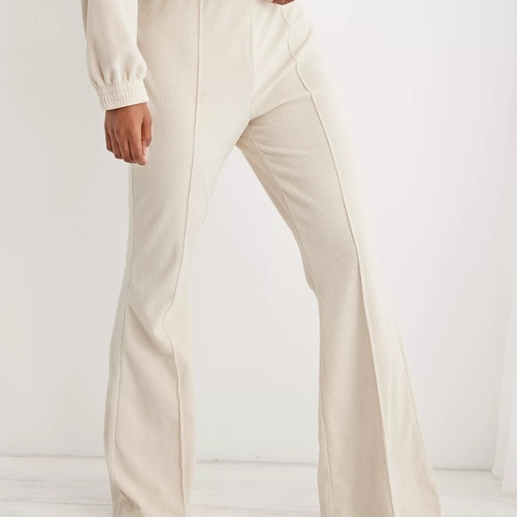 Aerie Groove-On Rib Velour Flare Pant - Picture 2 of 4